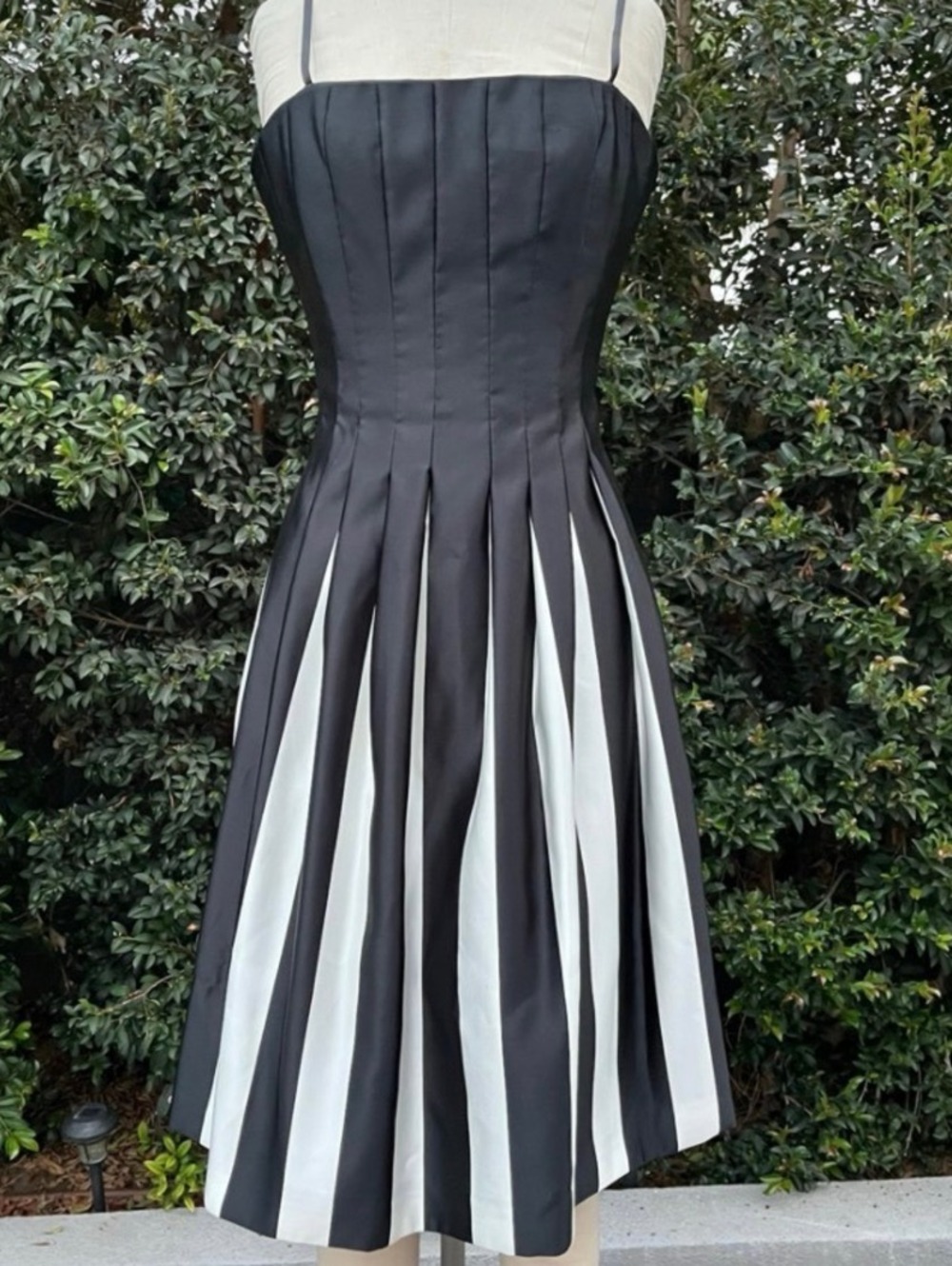 Prom BCBGMaxazria Black White Striped Fit & Flare Dress Size 0 Formal Party